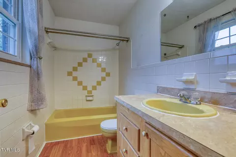 Bath - 724 Greenbriar Road Talbott Tn 37877, Talbott, TN 37877 photo 1 of 5