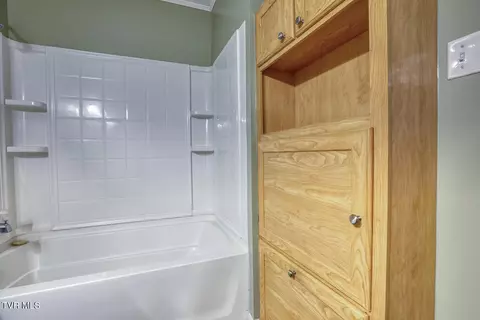 Bath - 724 Greenbriar Road Talbott Tn 37877, Talbott, TN 37877 photo 5 of 5