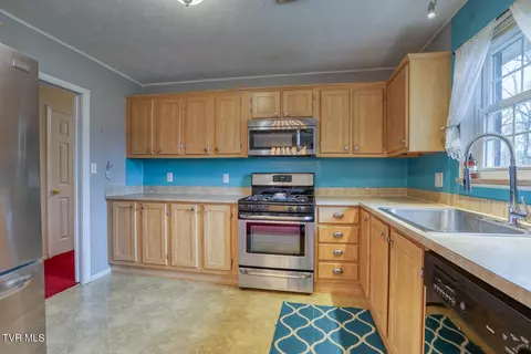 Kitchen - 724 Greenbriar Road Talbott Tn 37877, Talbott, TN 37877 photo 3 of 9