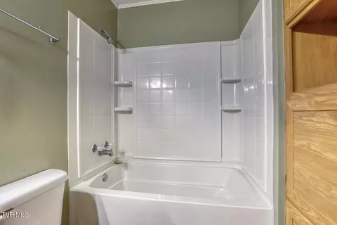 Bath - 724 Greenbriar Road Talbott Tn 37877, Talbott, TN 37877 photo 3 of 5
