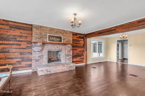Living - 612 SE Hill Street Wise Va 24293, Wise, VA 24293 photo 1 of 2