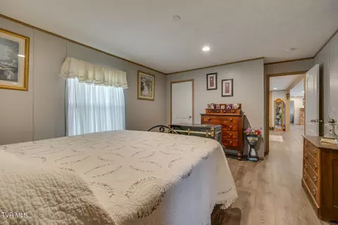 Bedroom - 110 Maxine Road Fall Branch Tn 37656, Fall Branch, TN 37656 photo 2 of 9