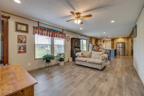 Living - 110 Maxine Road Fall Branch Tn 37656, Fall Branch, TN 37656 photo 4 of 4