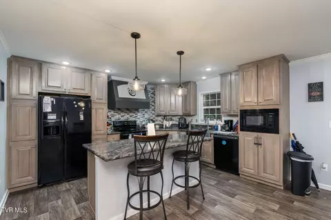 Kitchen - 495 Obe Kirk Loop Mohawk Tn 37810, Mohawk, TN 37810 photo 4 of 9