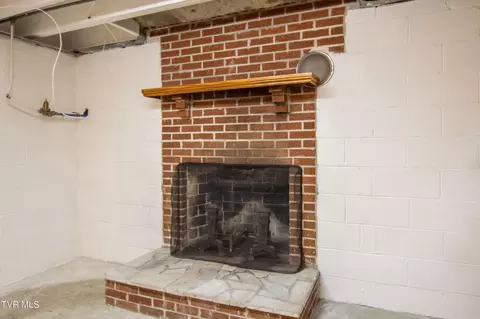 Living - 12155 Arbor Street Meadowview Va 24361, Meadowview, VA 24361 photo 3 of 3