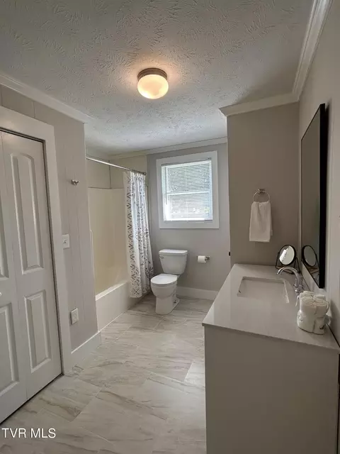 Bath - 215 Crook Street Hampton Tn 37658, Hampton, TN 37658 photo 1 of 2