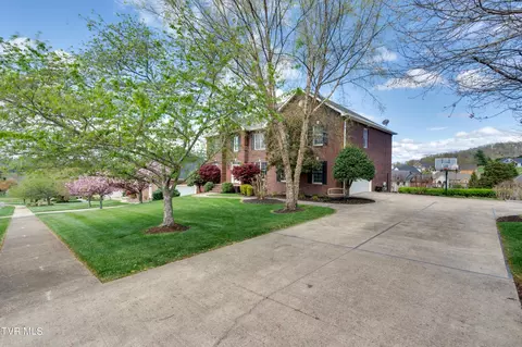 Exterior - 1021 Willows Trace Drive Johnson City Tn 37601, Johnson City, TN 37601 photo 4 of 16