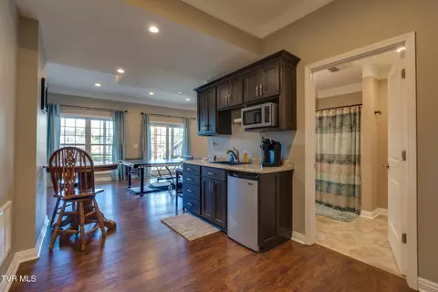 Kitchen - 1021 Willows Trace Drive Johnson City Tn 37601, Johnson City, TN 37601 photo 9 of 10