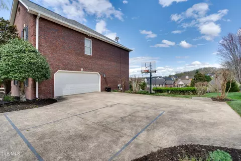 Exterior - 1021 Willows Trace Drive Johnson City Tn 37601, Johnson City, TN 37601 photo 13 of 16