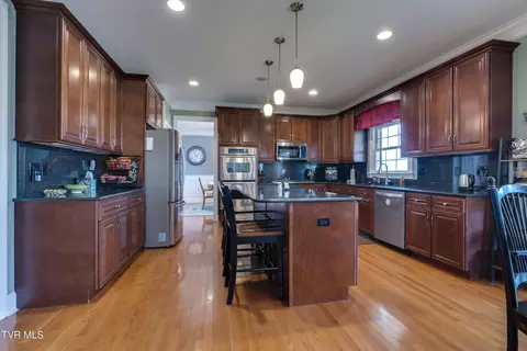 Kitchen - 1021 Willows Trace Drive Johnson City Tn 37601, Johnson City, TN 37601 photo 6 of 10