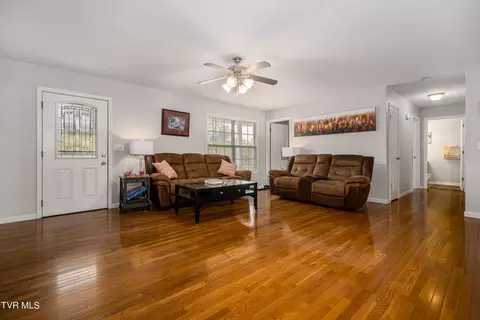 Living - 241 E Ridges Drive Drive Chuckey Tn 37641, Chuckey, TN 37641 photo 3 of 8