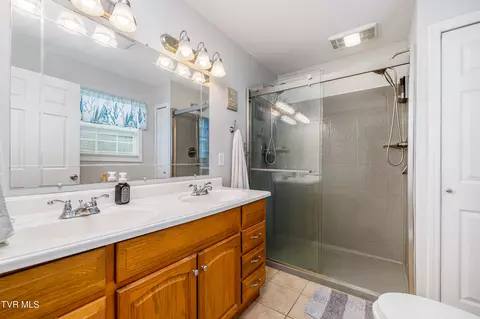 Bath - 241 E Ridges Drive Drive Chuckey Tn 37641, Chuckey, TN 37641 photo 2 of 3
