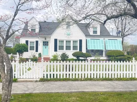 227 W F Street Elizabethton Tn 37643, Elizabethton, TN 37643