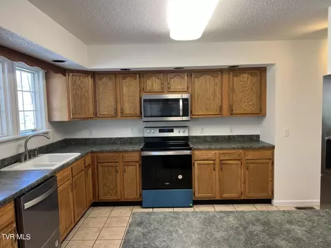 Kitchen - 200 Doris Avenue Pennington Gap Va 24277, Pennington Gap, VA 24277 photo 2 of 7