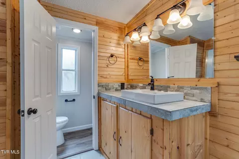 Bath - 395 Painter Creek Road Chuckey Tn 37641, Chuckey, TN 37641 photo 2 of 3