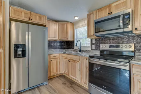 Kitchen - 395 Painter Creek Road Chuckey Tn 37641, Chuckey, TN 37641 photo 2 of 3