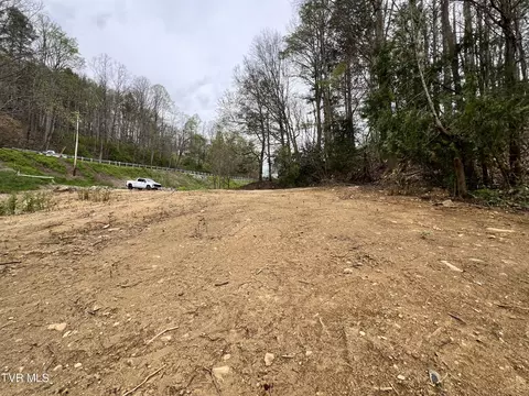 6562 Highway 19e Roan Mountain Tn 37687, Roan Mountain, TN 37687