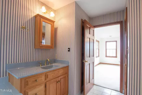 Bath - 216 Trail Raod Road Bristol Va 24201, Bristol, VA 24201 photo 7 of 7