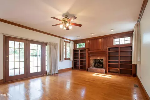Living - 216 Trail Raod Road Bristol Va 24201, Bristol, VA 24201 photo 1 of 3