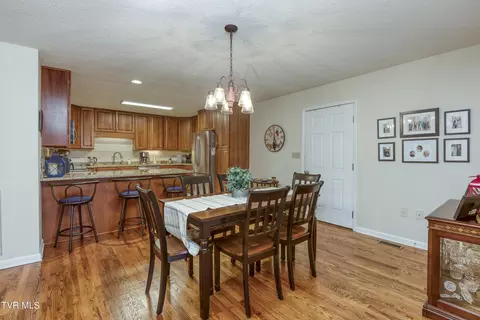 Dining - 18975 Middle Drive Na Abingdon Va 24211, Abingdon, VA 24211 photo 1 of 3