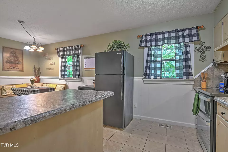 Kitchen - 610 Bradley Street Elizabethton Tn 37643, Elizabethton, TN 37643 photo 3 of 8