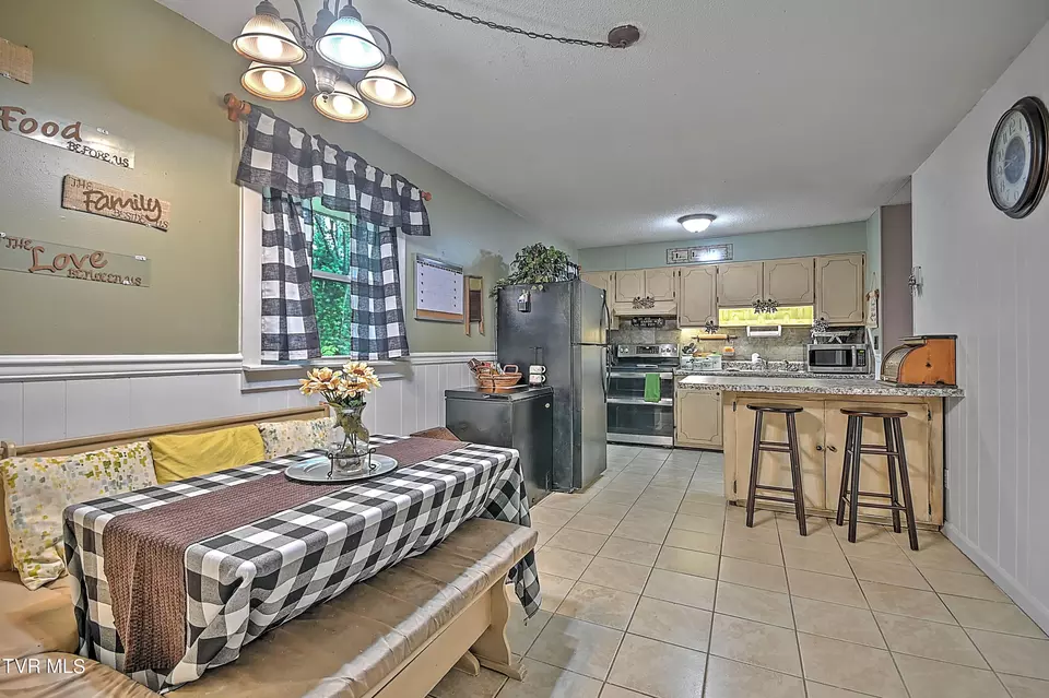 Kitchen - 610 Bradley Street Elizabethton Tn 37643, Elizabethton, TN 37643 photo 7 of 8