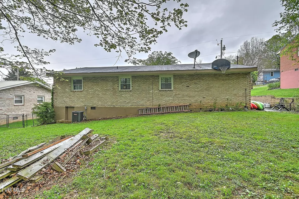 Exterior - 610 Bradley Street Elizabethton Tn 37643, Elizabethton, TN 37643 photo 8 of 10