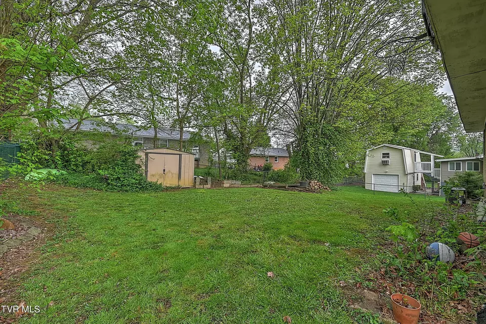 Exterior - 610 Bradley Street Elizabethton Tn 37643, Elizabethton, TN 37643 photo 5 of 10