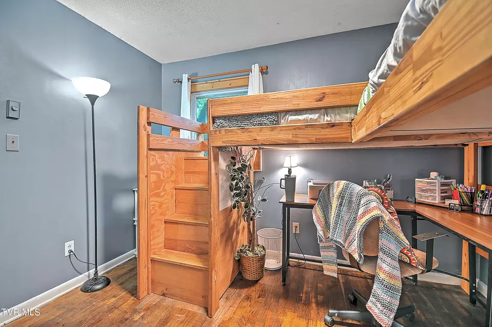 Bath - 610 Bradley Street Elizabethton Tn 37643, Elizabethton, TN 37643 photo 2 of 2