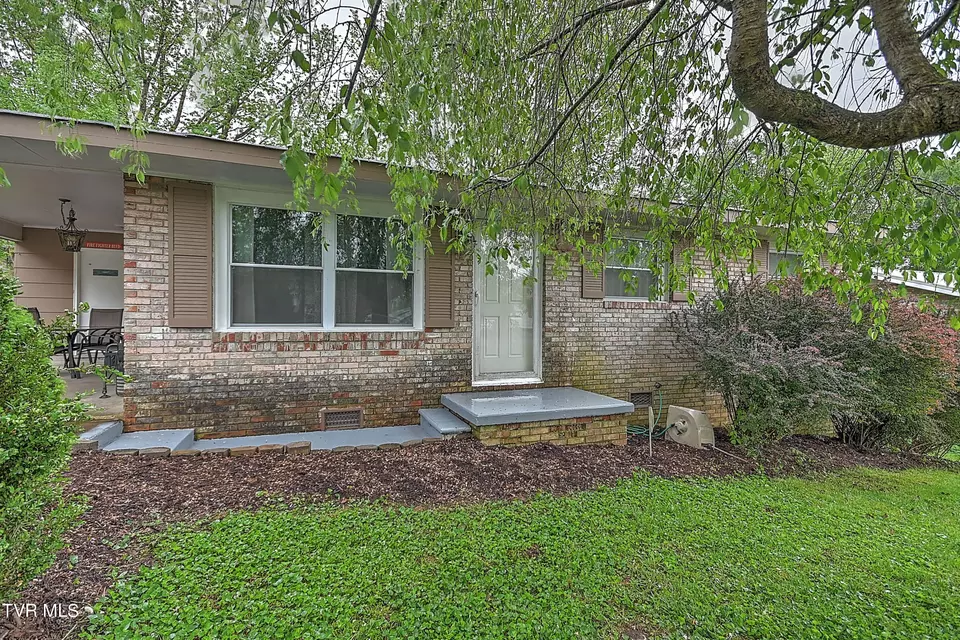 Exterior - 610 Bradley Street Elizabethton Tn 37643, Elizabethton, TN 37643 photo 2 of 10