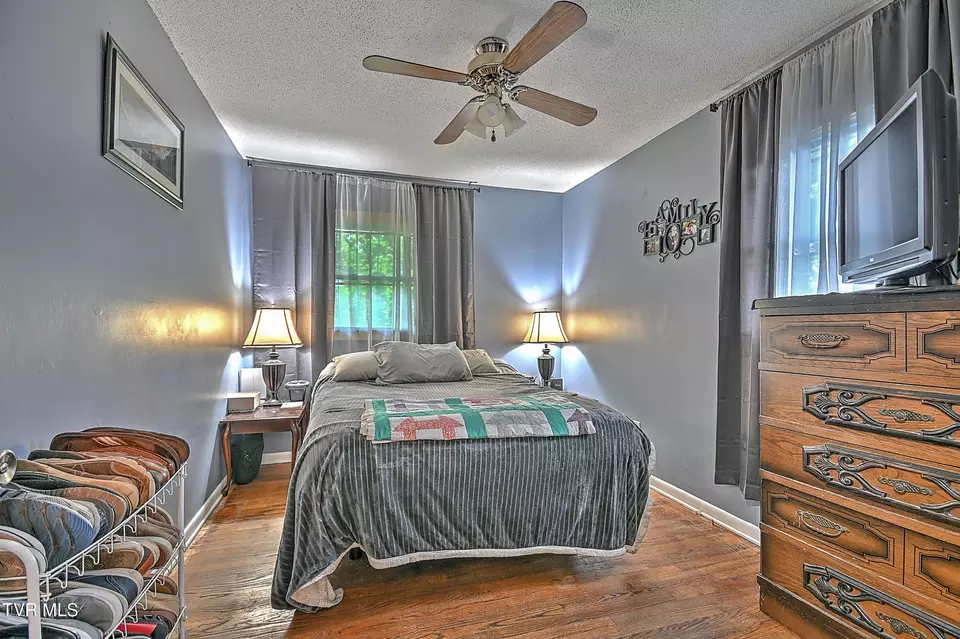 Bedroom - 610 Bradley Street Elizabethton Tn 37643, Elizabethton, TN 37643 photo 4 of 7