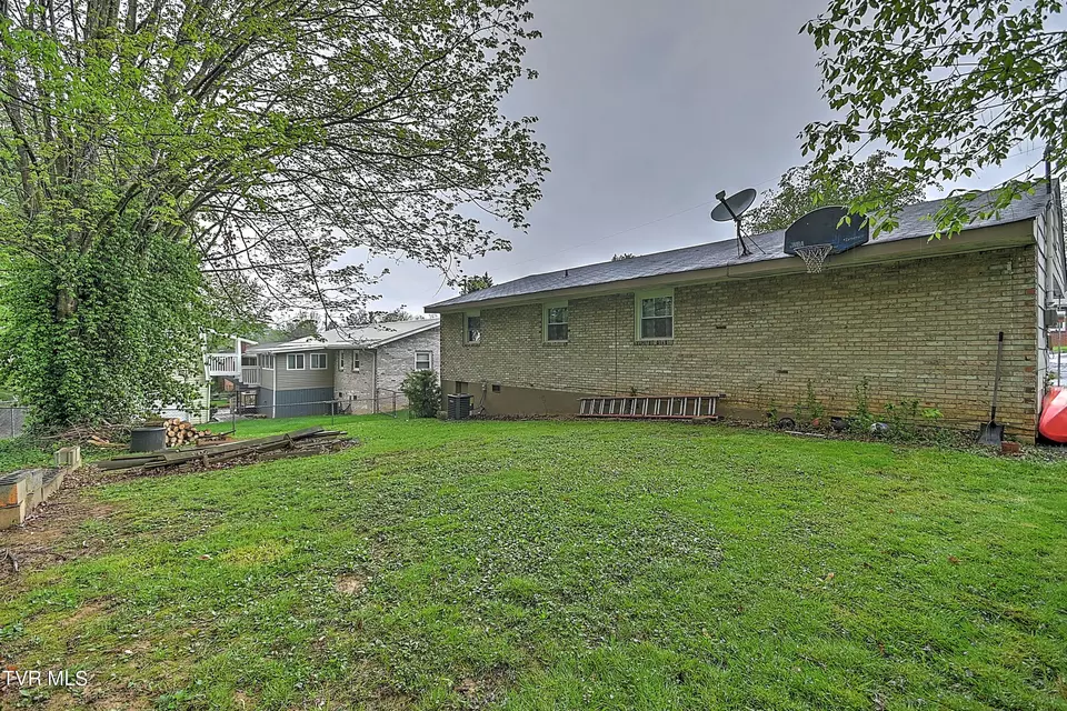 Exterior - 610 Bradley Street Elizabethton Tn 37643, Elizabethton, TN 37643 photo 7 of 10