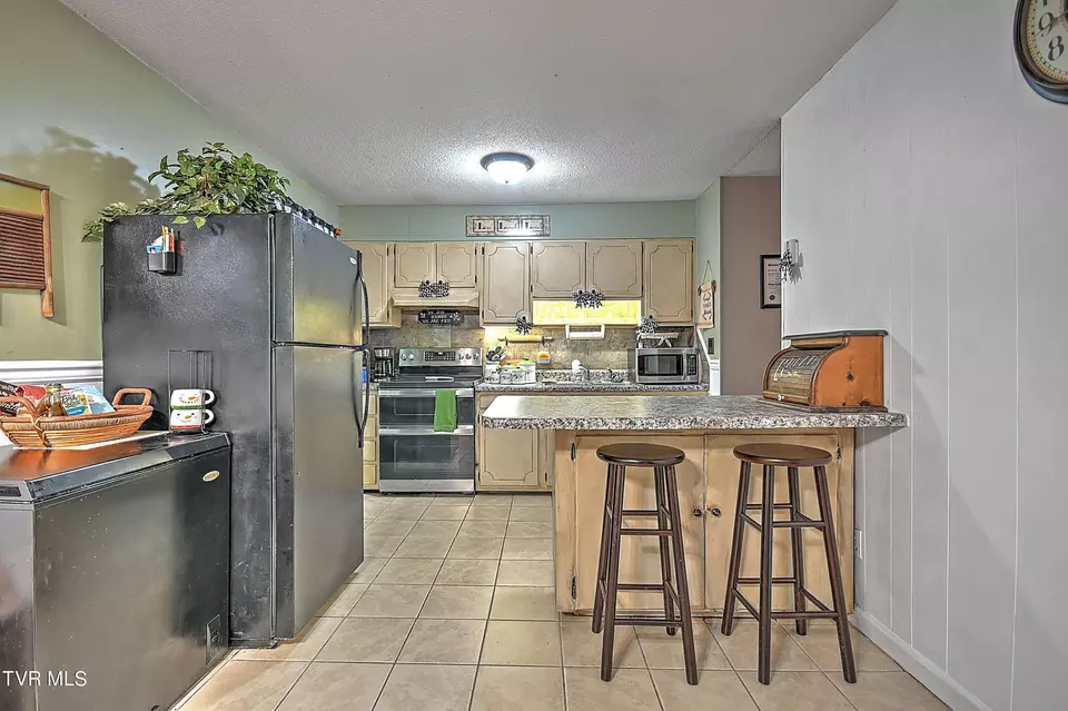 Kitchen - 610 Bradley Street Elizabethton Tn 37643, Elizabethton, TN 37643 photo 5 of 8