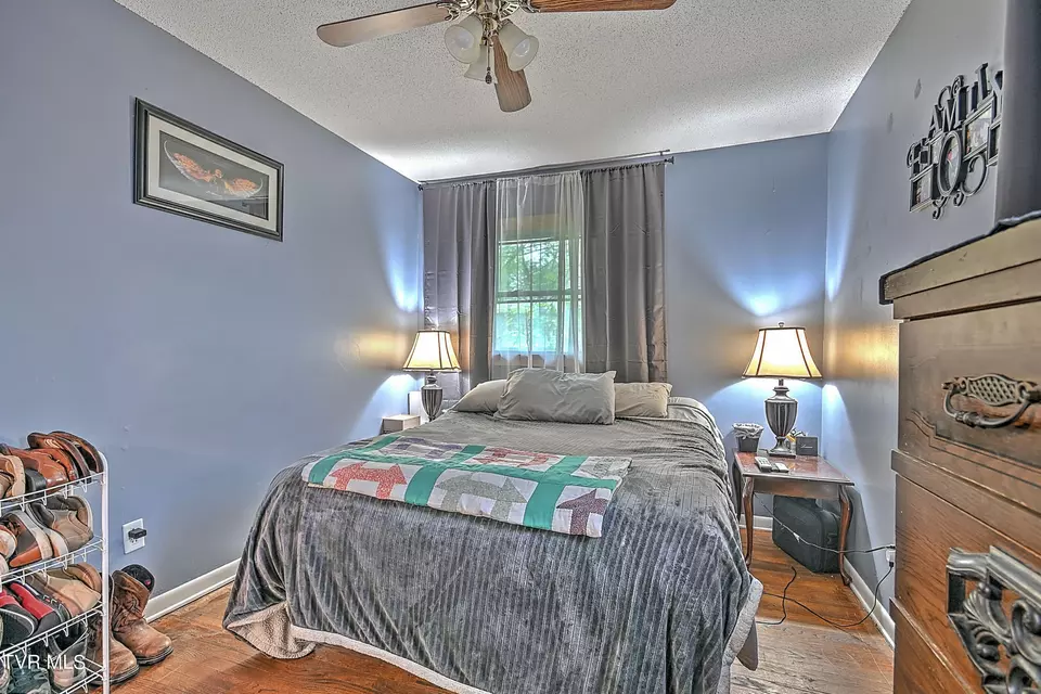 Bedroom - 610 Bradley Street Elizabethton Tn 37643, Elizabethton, TN 37643 photo 5 of 7