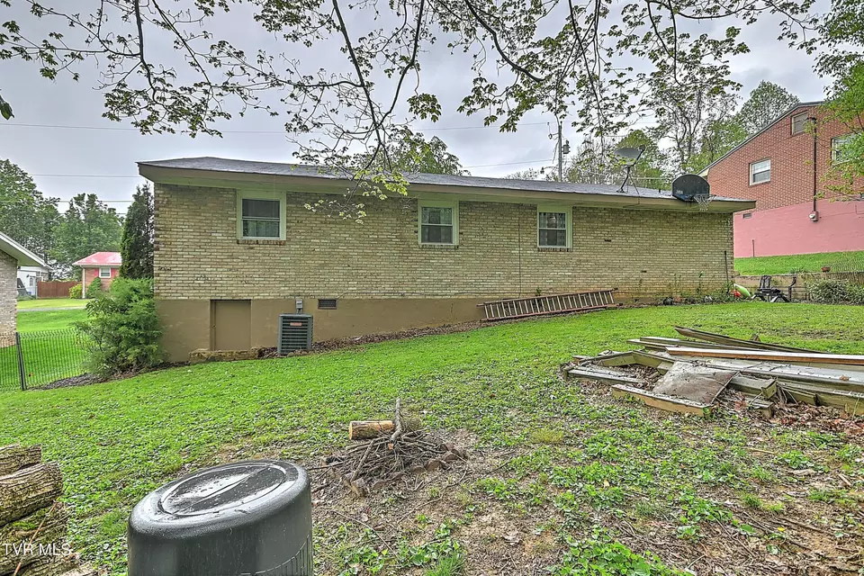 Exterior - 610 Bradley Street Elizabethton Tn 37643, Elizabethton, TN 37643 photo 9 of 10