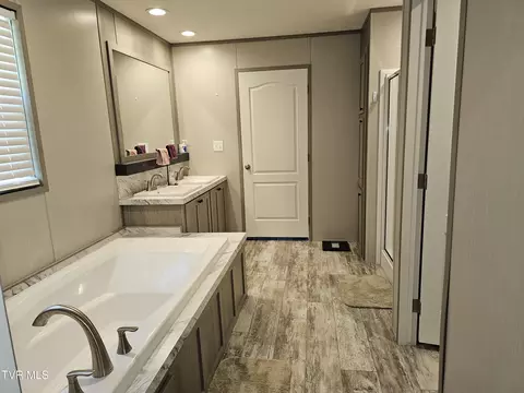 Entry Way - 23243 Peyton Drive Bristol Va 24202, Bristol, VA 24202 photo 2 of 2
