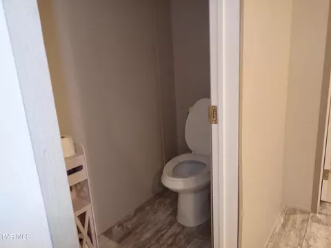 Bath - 23243 Peyton Drive Bristol Va 24202, Bristol, VA 24202 photo 6 of 6