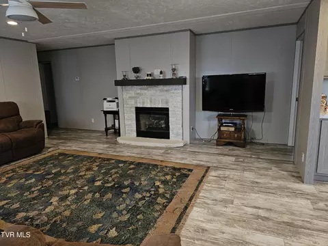 Living - 23243 Peyton Drive Bristol Va 24202, Bristol, VA 24202 photo 2 of 2