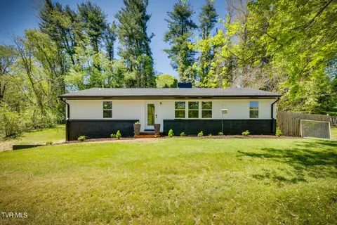 116 W Crown Bristol Tn 37620, Bristol, TN 37620