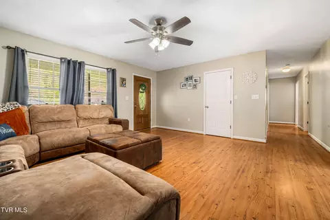 Living - 3422 Gap Creek Road Hampton Tn 37658, Hampton, TN 37658 photo 3 of 4