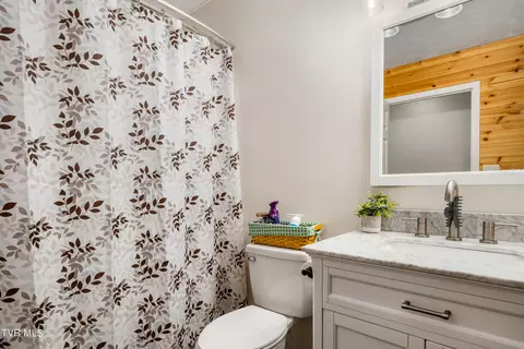Bath - 3422 Gap Creek Road Hampton Tn 37658, Hampton, TN 37658 photo 1 of 2