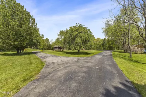 3 Chaucer Court Gray Tn 37615, Gray, TN 37615 photo 3