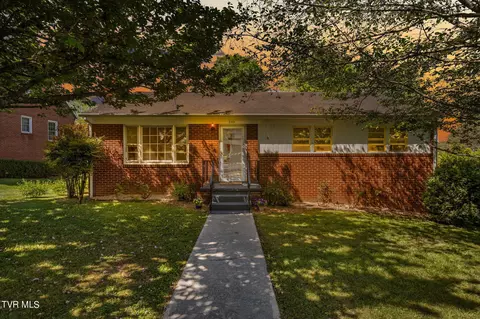 340 SW Oakland Street Abingdon Va 24210, Abingdon, VA 24210
