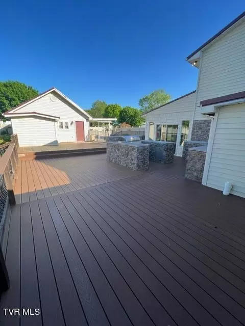 Exterior - 1008 Prince Avenue Erwin Tn 37650, Erwin, TN 37650 photo 5 of 8