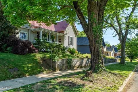 419 W Maple Street Johnson City Tn 37604, Johnson City, TN 37604 photo 3