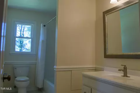 Bath - 19545 Mccray Drive Abingdon Va 24211, Abingdon, VA 24211 photo 1 of 5