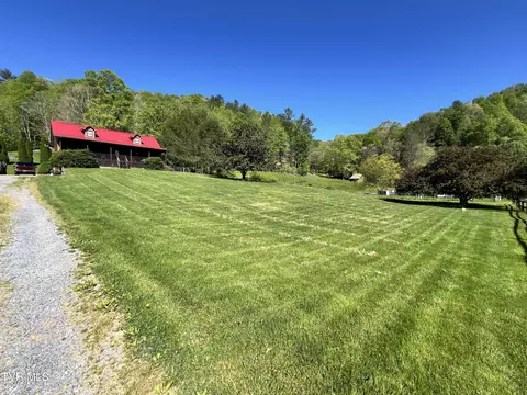 Exterior - 312 Simerly Creek Road Hampton Tn 37658, Hampton, TN 37658 photo 2 of 6