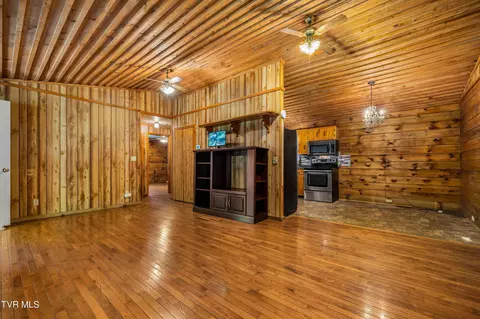 Living - 1102 Chain Road Honaker Va 24260, Honaker, VA 24260 photo 4 of 4