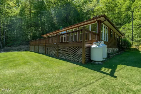 Exterior - 1102 Chain Road Honaker Va 24260, Honaker, VA 24260 photo 3 of 33