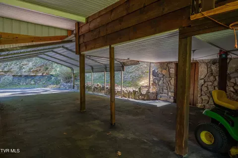 Exterior - 1102 Chain Road Honaker Va 24260, Honaker, VA 24260 photo 20 of 33